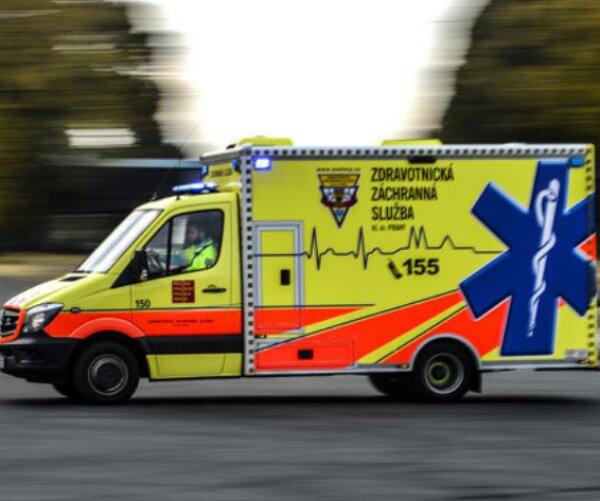 Zdravotnická záchranná služba. Foto: snímek obrazovky blesk.cz