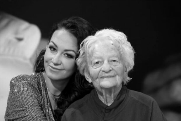 Agáta Hanychová s babičkou. Foto: snímek obrazovky Instagram