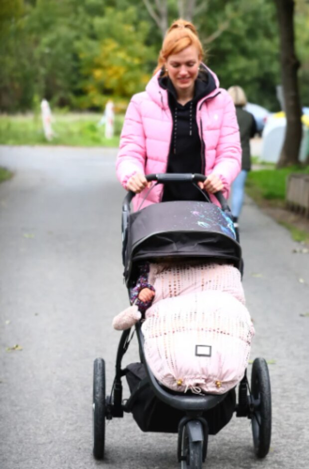 Gabriela Soukalová s dcerou. Foto: snímek obrazovky blesk.cz