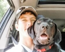 Nikdo se nechtěl ujmout hluchého štěněte, hluchý chlap se o něm dozvěděl a teď jsou jedna rodina