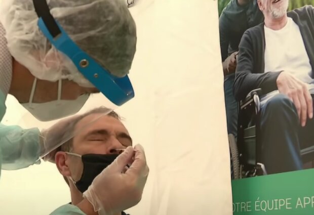 Covid pas. Foto: snímek obrazovky YouTube