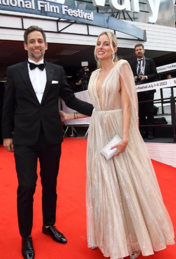 Janek Bartoška s Denisou Mendrejovou. Foto: snímek obrazovky extra.cz