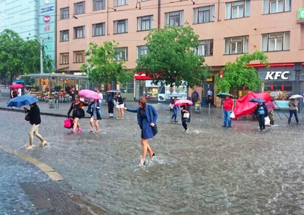 V České republice byla vydána varování: očekávají se 50 mm srážek a záplavy budou