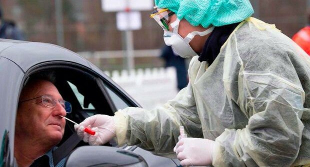 Úroveň závažnosti: červený. V Německu očekávají konec koronavirové pandemie za dva roky