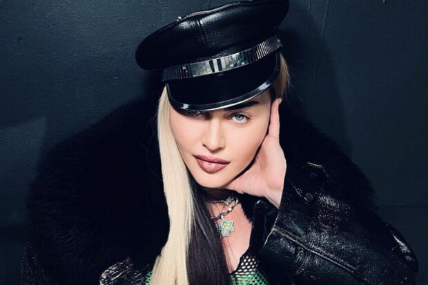 "Její vzhled mě znepokojuje": Madonna zveřejnila podivné video
