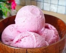 Smícháme tři základní ingredience a dáme do mrazáku: dokonalý dezert pro celou rodinu se udělá sám