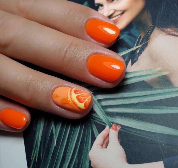 Nápady na jasnou manikúru. Foto: snímek obrazovky Instagram