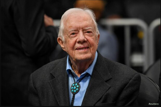 Všichni se bojíme nemocí ve stáří. Jimmy Carter, 39. prezident USA, vynalezl recept na dlouhý a šťastný život. V 95 letech staví domy pro bezdomovce