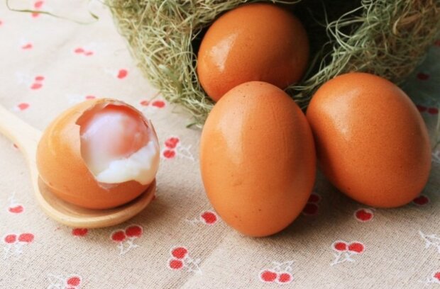 Proč by se vajíčka naměkko musíte jíst častěji než vařená vejce natvrdo: jak vařit vajíčka podle všech pravidel