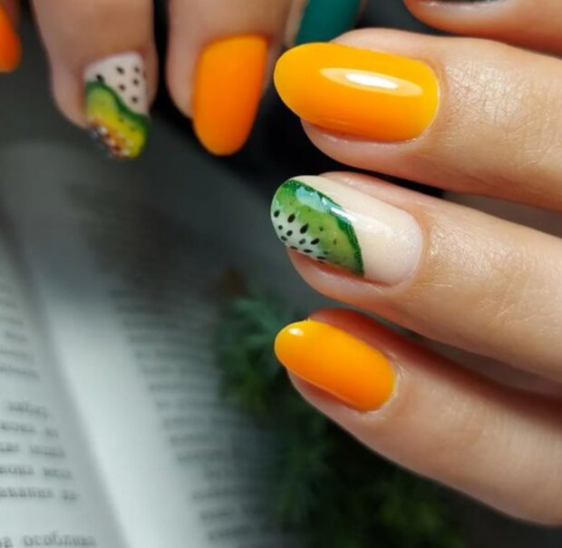 Nápady na jasnou manikúru. Foto: snímek obrazovky Instagram