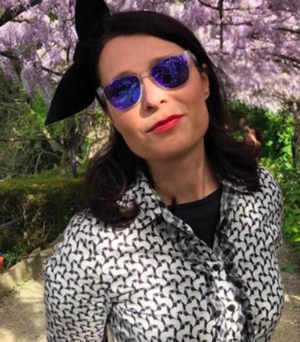 Dcera Radima Uzla designérka a keramička Kateřina Chamarel. Foto: snímek obrazovky extra.cz