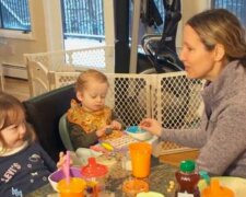 Žena v domácnosti se celá oddala dětem, ale jednoho dne se rozhodla poprosit o pomoc supermodelku