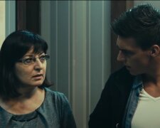 Žena a syn. Foto: snímek obrazovky YouTube