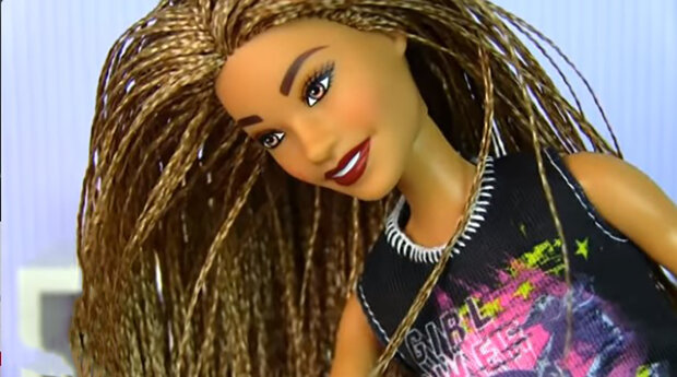 Nová řada panenek Barbie je věnována ženám, které bojují proti viru: Jak vypadají panenky
