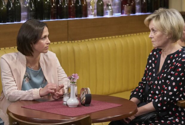 Máma a dcera. Foto: snímek obrazovky ahaonline.cz