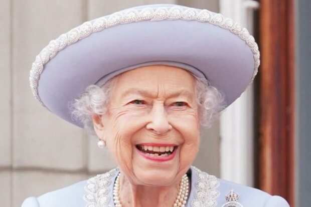 "V červnu se národ a svět sešli, aby oslavili platinové jubileum Jejího Veličenstva": Královna Alžběta II. vstoupila do top vlivných žen 2022