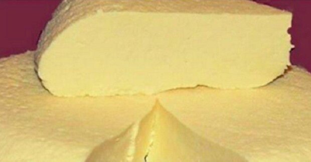 Vynikající recept na domácí sýr bez ochucovadel a droždí. Na jeden kilogram sýru stačí jen dva litry mléka