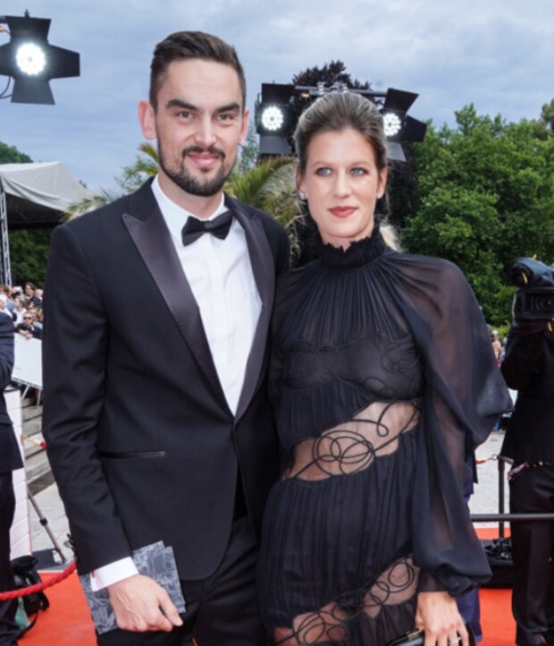 Tomáš Satoranský se ženou Annou. Foto: snímek obrazovky extra.cz