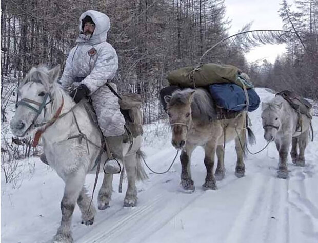 "Miluji cestování a chtěl jsem vidět svět": Proč 23letý manažer restaurace opustil práci a vydal se na cestu na Sibiř na koních