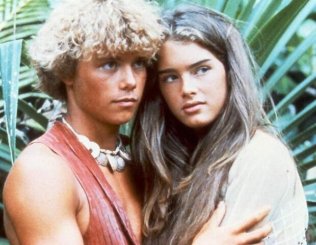 Brooke Shieldsová a Christopher Atkins. Foto: snímek obrazovky laykni.com