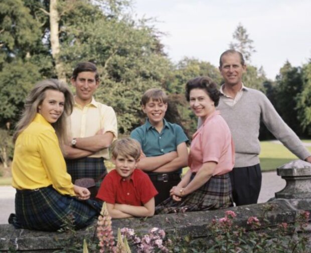 Princezna Anna s rodinou. Foto: snímek obrazovky tsn