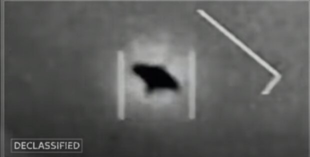 Americké ministerstvo obrany zveřejnilo oficiální videozáznam UFO: na videu se objevily neidentifikované objekty. Je těžké argumentovat