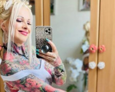 Květiny, ptáčci a skvrny: Němka utratila 30 tisíc eur za tetování celého těla