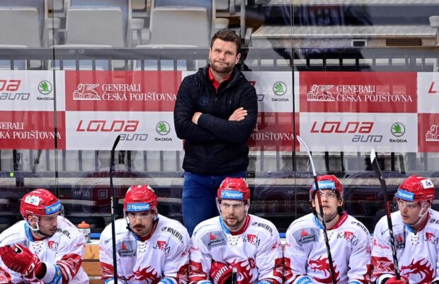 Václav Varaďa dumá po inkasovaném gólu. Foto: snímek obrazovky isport.blesk.cz