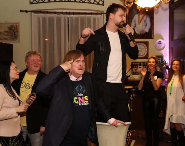 Oslava narozenin Karla Vágnera. Foto: snímek obrazovky ahaonline.cz