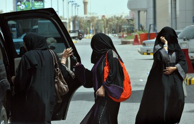 Jak arabské ženy vypadají doma bez burky a hidžábu