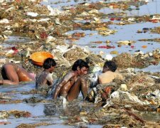 "Bolí hledět": proč Indové tolik znečišťují řeku Gangu