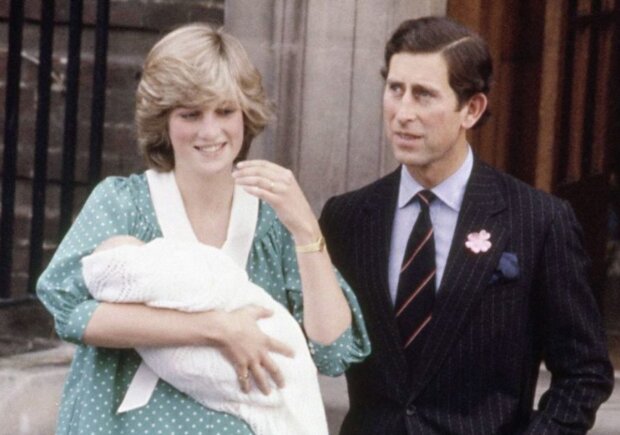 Princezna Diana a princ Charles se svým malým synem Williamem. Foto: snímek obrazovky tsn