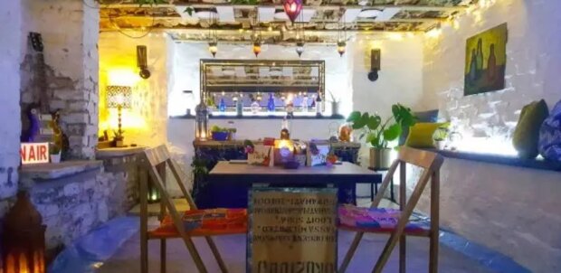 Vkusná karanténa: pár proměnil garáž v ohromující španělskou restauraci