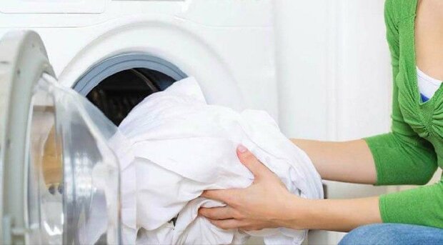 Málokdo ví o tomto způsobu praní, většina o něm ani netuší: prádlo bude neuvěřitelně bílé a voňavé