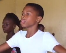 Jedenáctiletý chlapec z Nigérie natočil svůj tanec a byl všimnut slavnou baletní školou