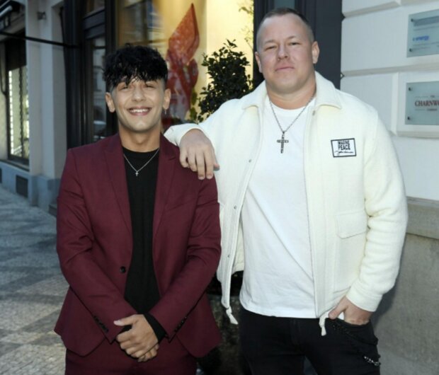 Honza se svým životním partnerem Lukášem. Foto: snímek obrazovky super.cz