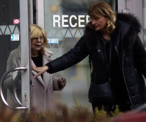 Hana Zagorová a její asistentka. Foto: snímek obrazovky ahaonline.cz