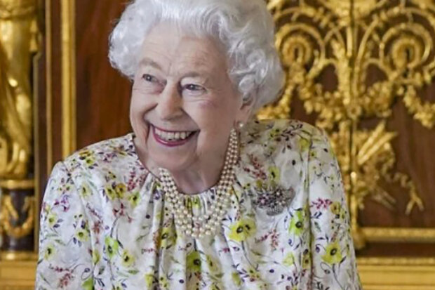 "Uplynul rok": Alžběta II. našla způsob, jak uctít památku prince Philipa