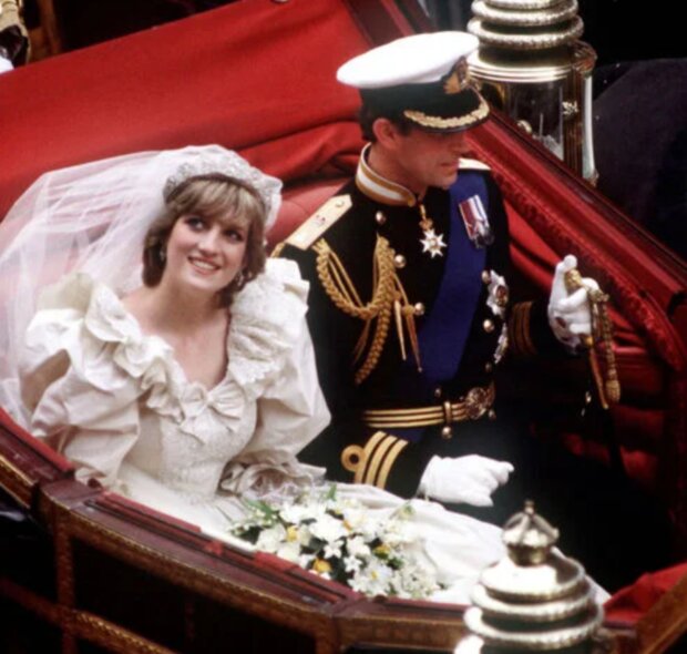 Charles a Diana. Foto: snímek obrazovky mixnews