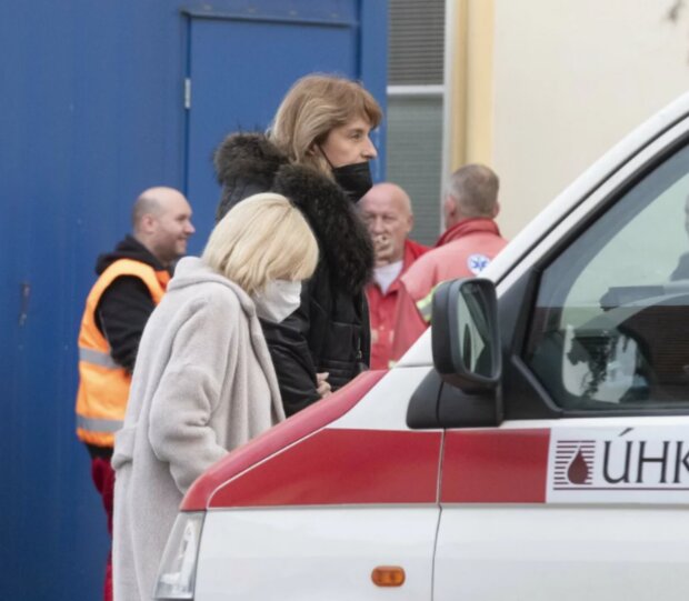 Hana Zagorová a její asistentka. Foto: snímek obrazovky ahaonline.cz