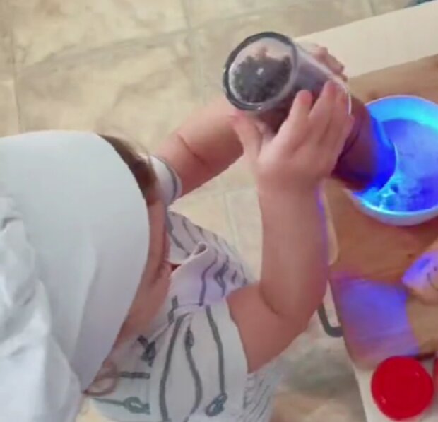 Dítě. Foto: snímek obrazovky TikTok