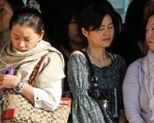 Proč jsou Japonky nuceny rodit děti pro dobro země