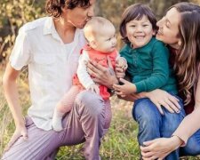 Manželé tvrdí, že jež devět let žijí z "energie vesmíru" a jedí pouze ovoce třikrát týdně