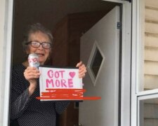Pouze Češi to pochopí: třiadevadesátiletá seniorka požádal o koupi "zakázaného nápoje" a stala se populární