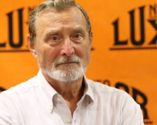 "Víc vám neřeknu, mějte se": Ladislav Frej bojuje v IKEM o život. První slova z JIP