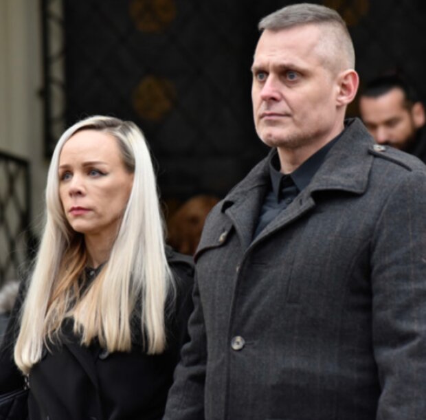 Poslední rozloučení se zpěvačkou Naďou Urbánkovou. Foto: snímek obrazovky extra.cz