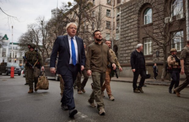 Boris Johnson a Volodymyr Zelenskyj. Foto: snímek obrazovky YouTube