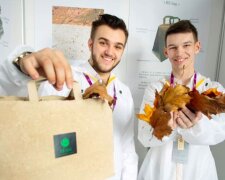 Vyrobili první dávku papíru z padlých listů podle technologie vynalezené školákem