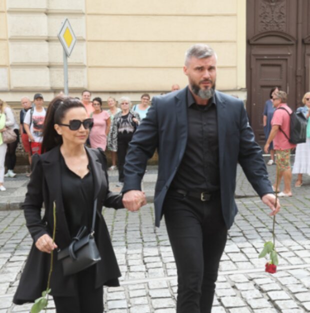 Lucie Bílá a její partner. Foto: snímek obrazovky extra.cz