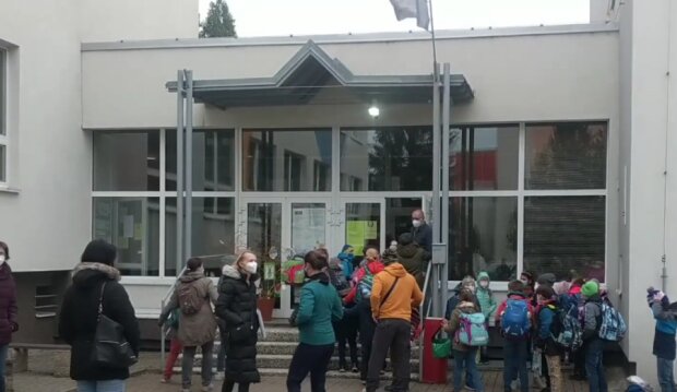 Škola. Foto: snímek obrazovky YouTube